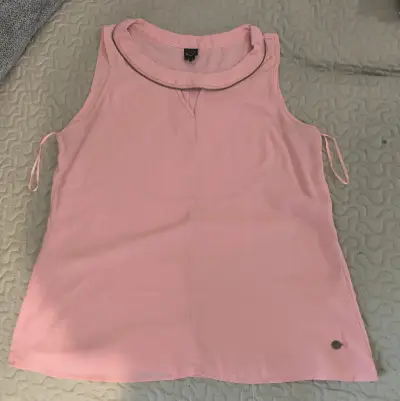 Blusa sin mangas rosa con detalle en cuello - miniatura 1