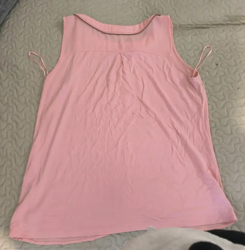 Blusa sin mangas rosa con detalle en cuello - 2