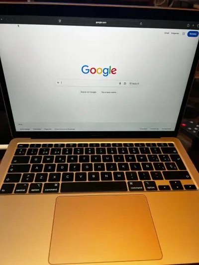 MacBook Air en buen estado con Touch ID - miniatura 2