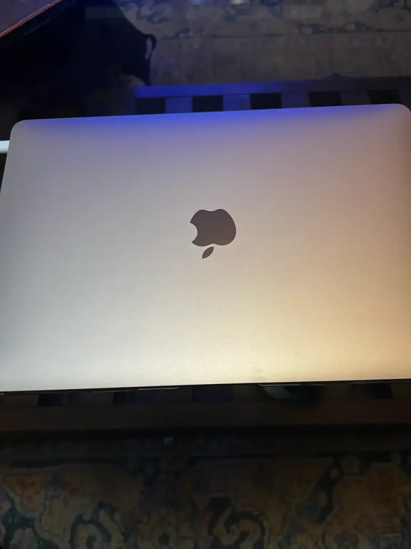 MacBook Air en buen estado con Touch ID - 3