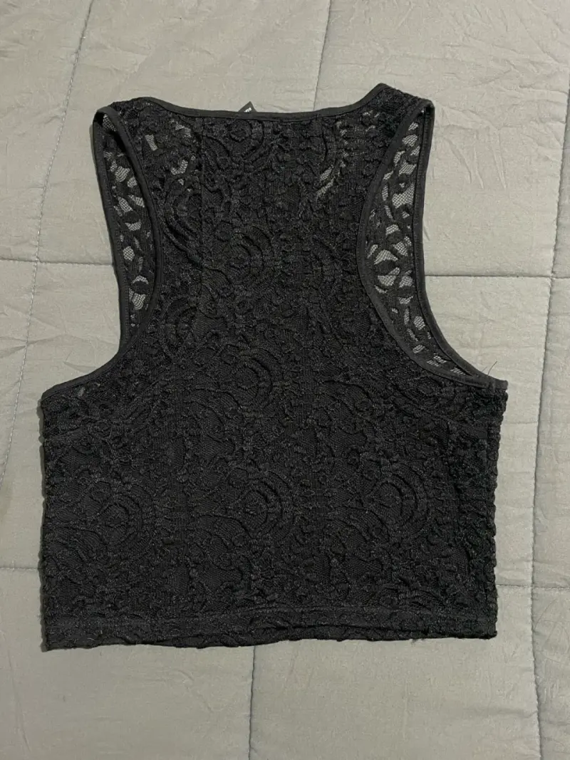 Top de encaje negro Forever 21 - 2