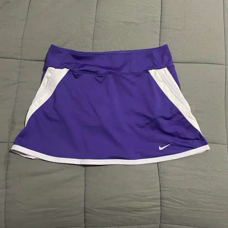 Falda deportiva morada Nike