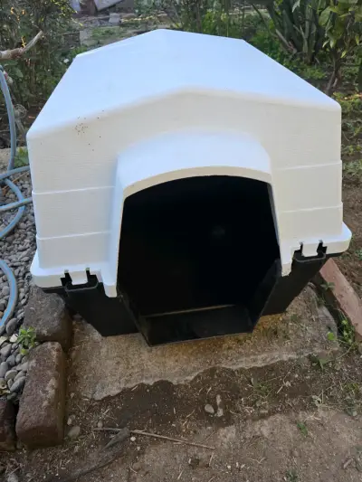 Casa para perro en excelente estado - miniatura 1