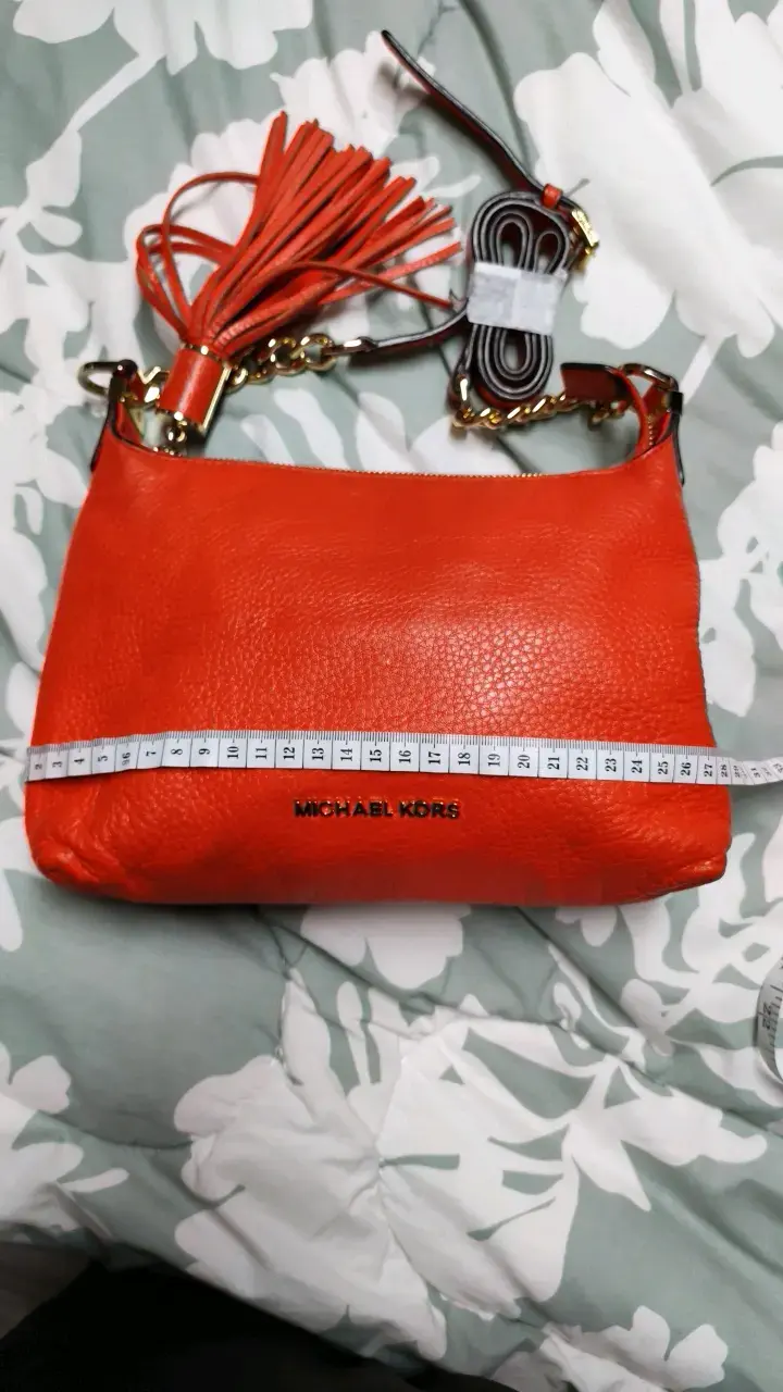 Cartera Michael Kors roja con cadena dorada - 2