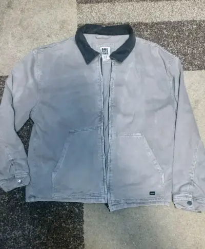 Chaqueta de hombre gris con cuello contrastante - miniatura 1