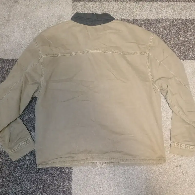 Chaqueta beige con cuello contrastante - 2