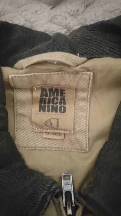 Chaqueta beige con cuello contrastante - miniatura 3