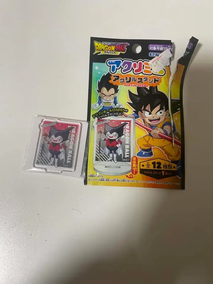 Figura acrílica Dragon Ball Daima edición coleccionista