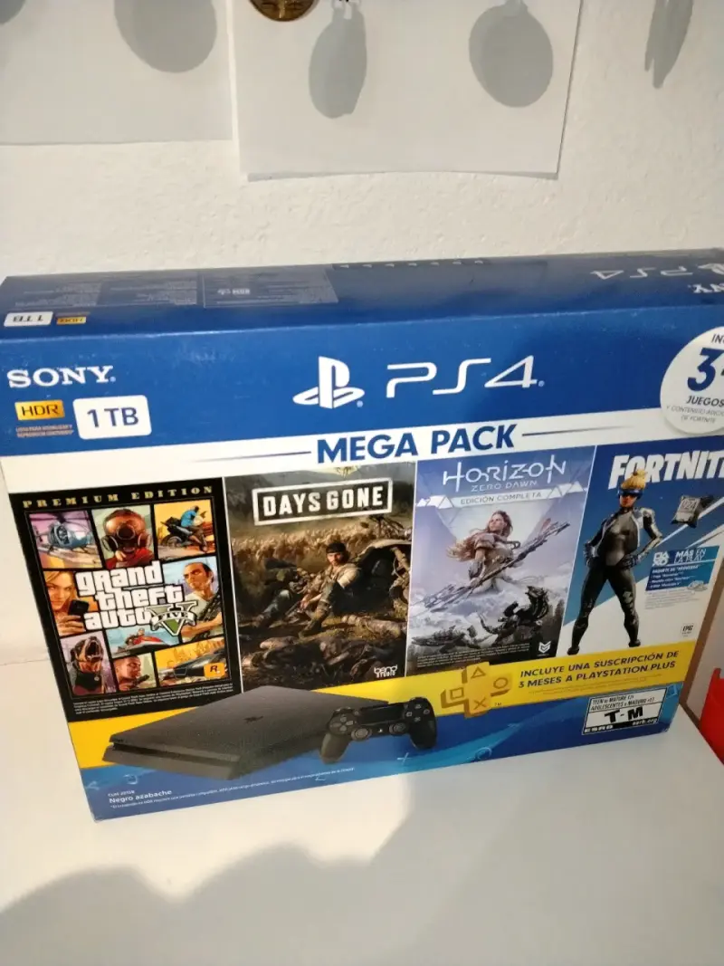 Consola PS4 slim con 1 mando - 2