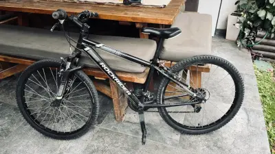 Bicicleta Rockrider 520 MTB negra en buen estado - miniatura 1