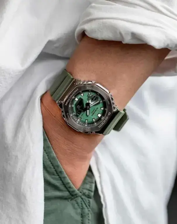 Reloj Casio G-shock Gm-2100b-3adr Verde Metálico - 2