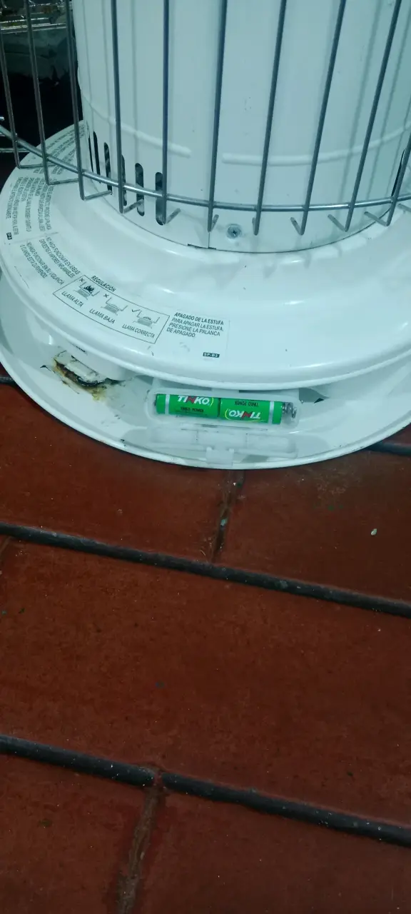 Calefactor a parafina con rejilla de seguridad - 3