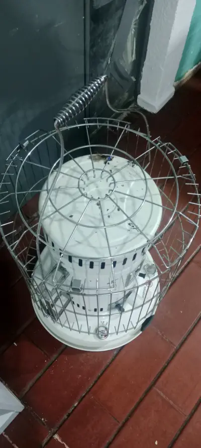 Calefactor a parafina con rejilla de seguridad - miniatura 4