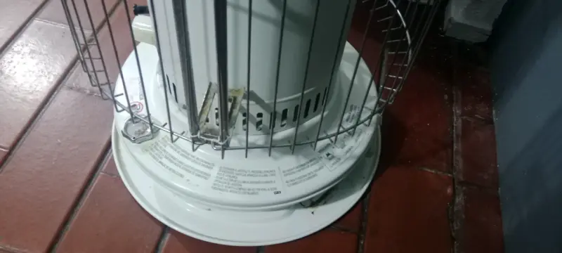 Calefactor a parafina con rejilla de seguridad - 6