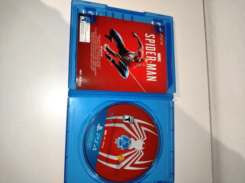 Juego PS4 Marvel Spider-Man en excelente estado - 3