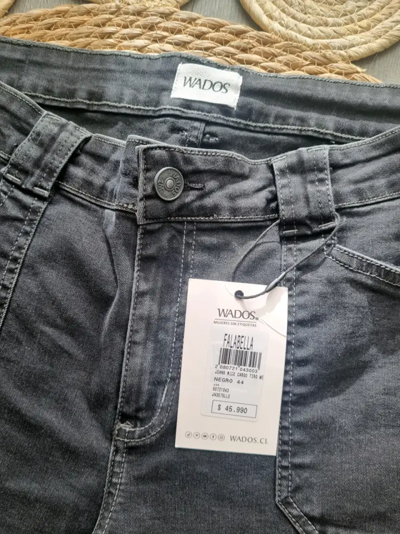 Jeans negros de mujer Wados con etiqueta - 3
