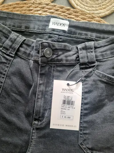Jeans negros de mujer Wados con etiqueta - miniatura 3