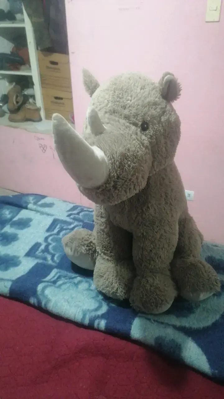 Peluche rinoceronte grande y suave - 1