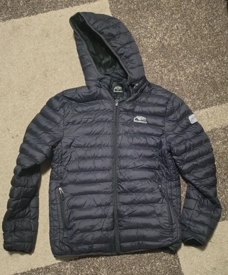 Chaqueta acolchada con capucha Soulwind negra - 1
