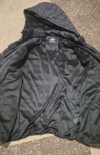 Chaqueta acolchada con capucha Soulwind negra - miniatura 2