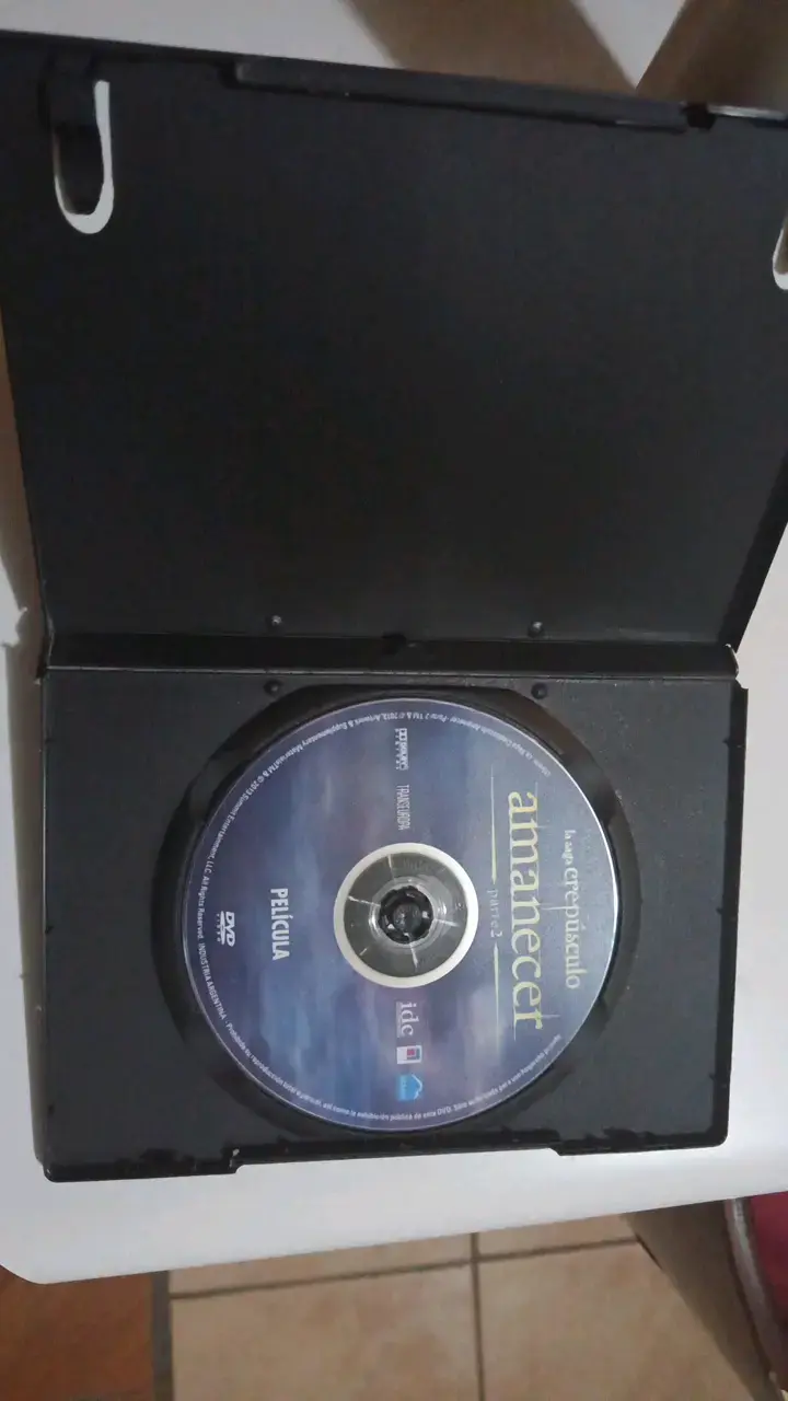 Películas Crepúsculo Amanecer Parte 1 y 2 en DVD - 2