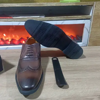 Zapatos de vestir marrones - miniatura 3