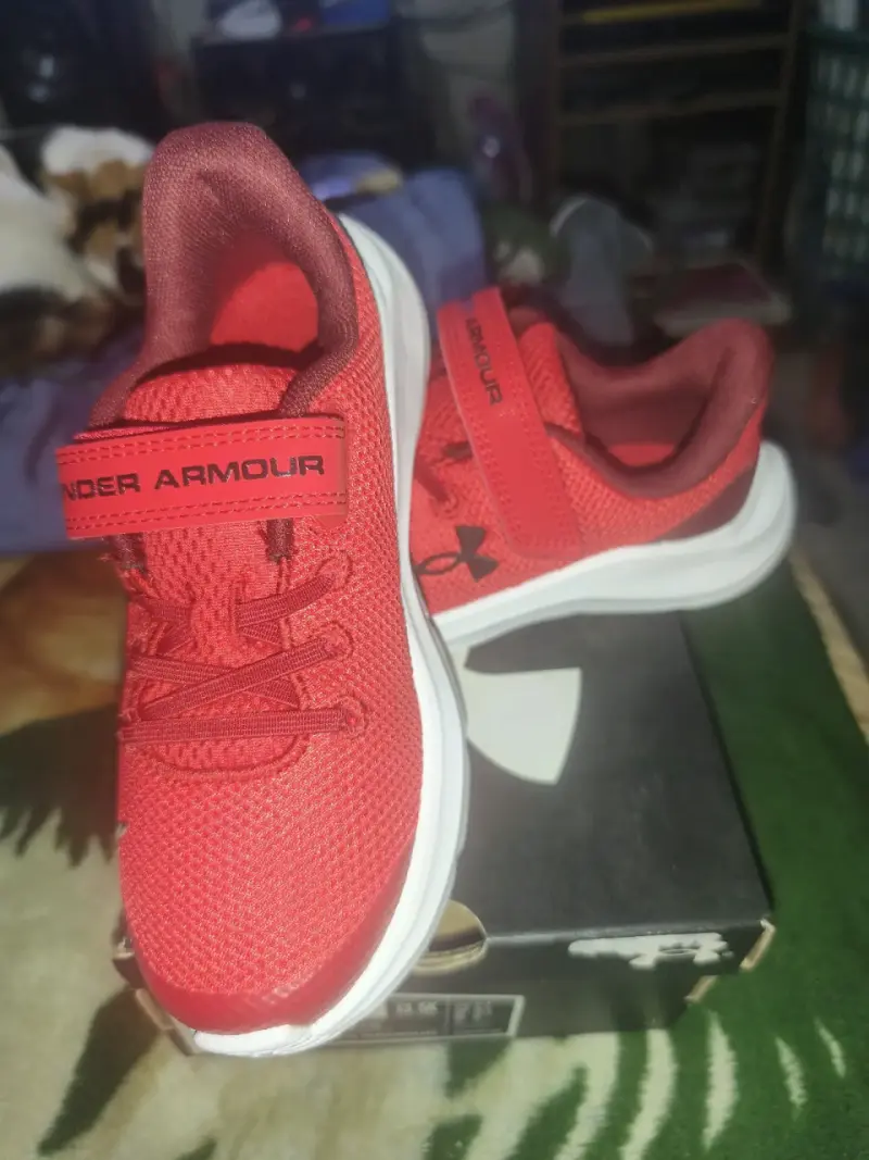 Zapatillas deportivas rojas Under Armour para niñ - 2