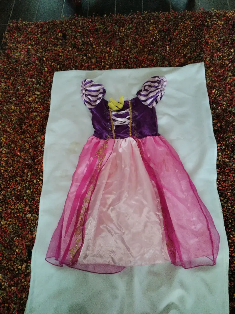 Disfraz de princesa infantil color morado y rosa