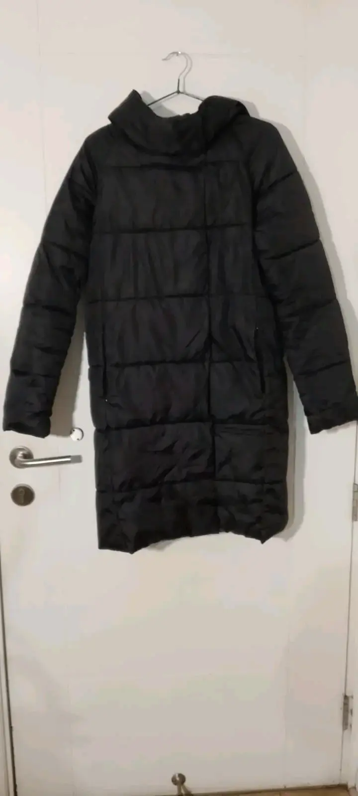 Parka larga acolchada negro para mujer