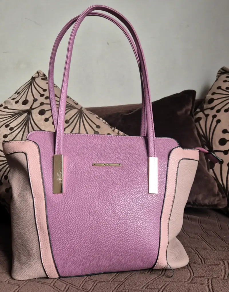 Bolso de cuero rosado con asas largas - 1