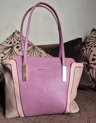 Bolso de cuero rosado con asas largas - miniatura 1