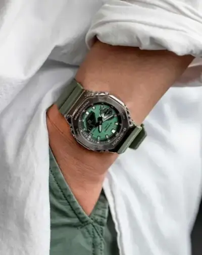 Reloj Casio G-shock Gm-2100b-3adr Verde Metálico - miniatura 2