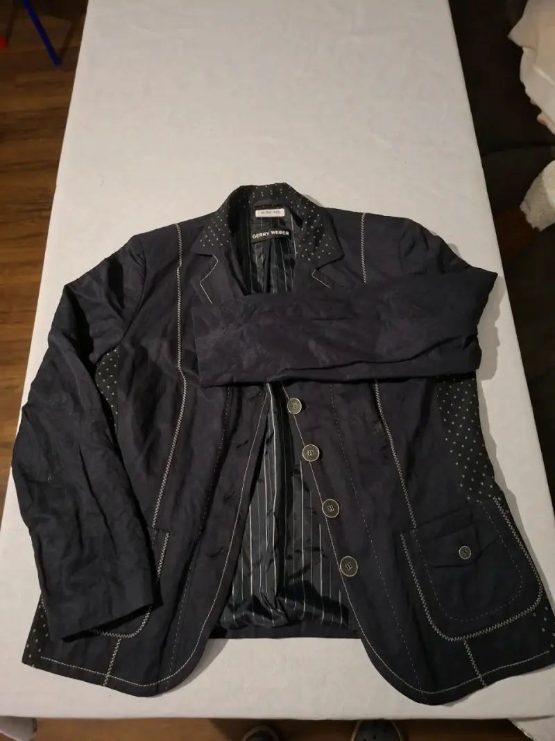 Blazer negro Gerry Weber con detalles de costura