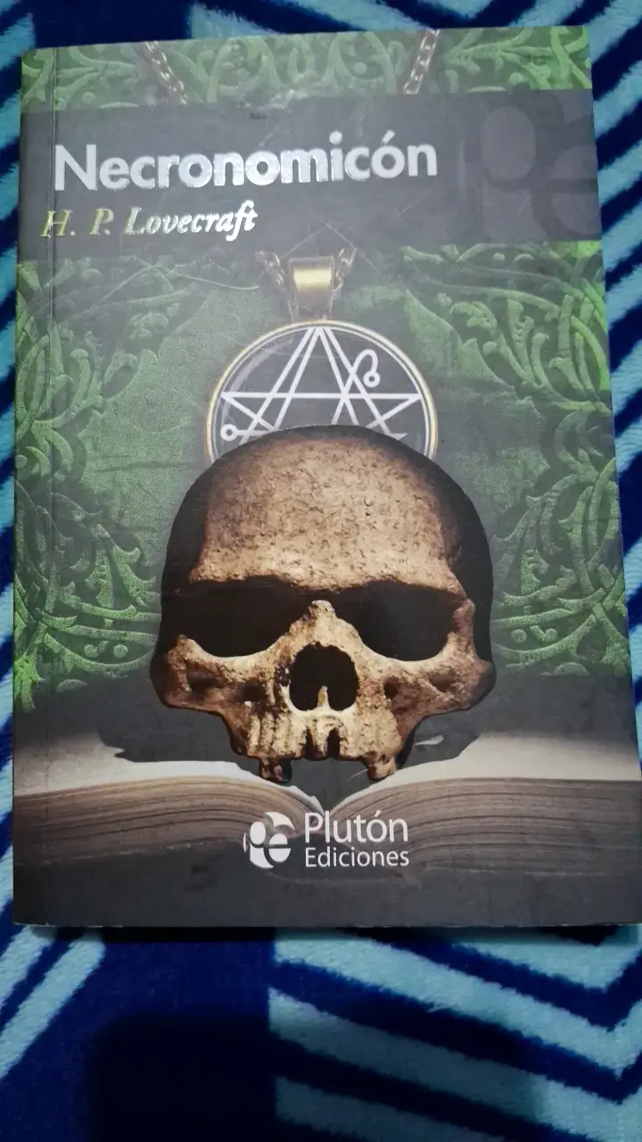 Libro Necronomicón de H.P. Lovecraft
