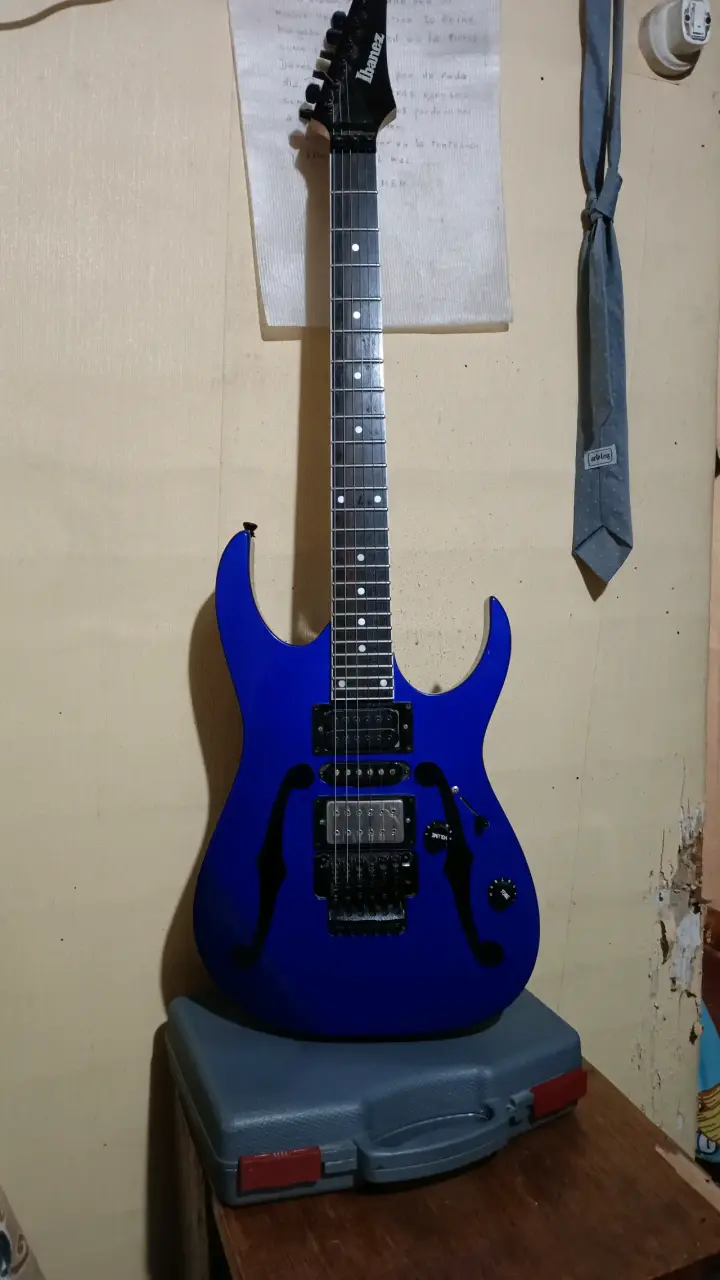 Guitarra eléctrica Ibanez GRG270 y Amplificador - 3