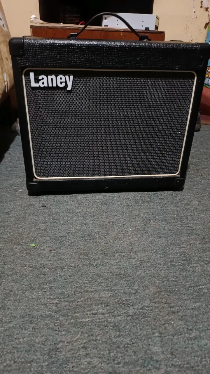 Guitarra eléctrica Ibanez GRG270 y Amplificador - 5
