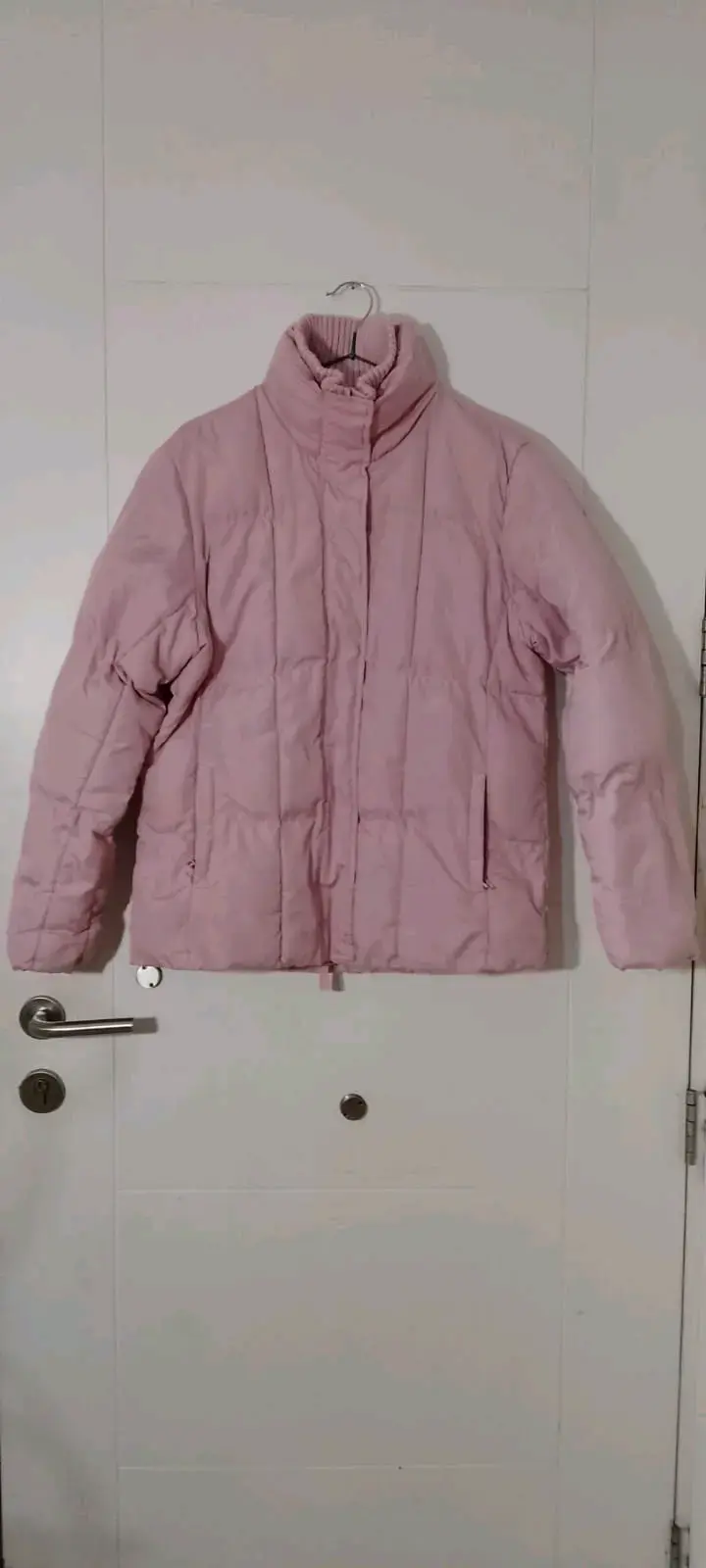 Parka acolchada rosada para mujer