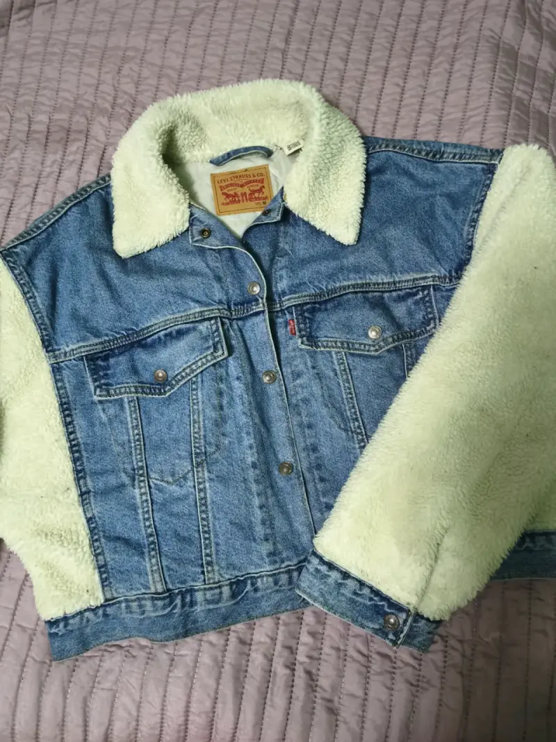 Chaqueta Levi's con forro🩵