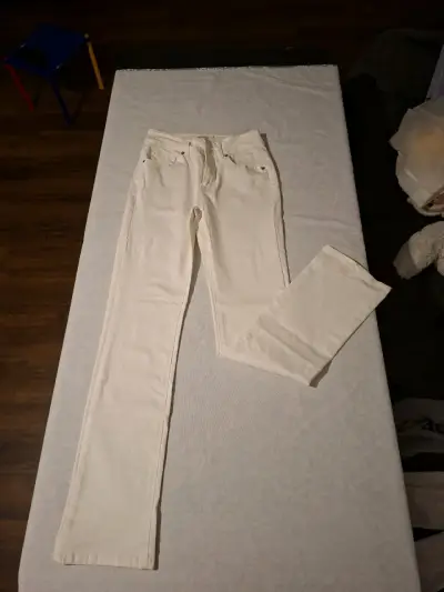 Pantalones de mezclilla blancos para mujer - miniatura 1