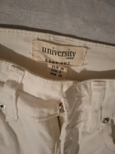 Pantalones de mezclilla blancos para mujer - miniatura 2