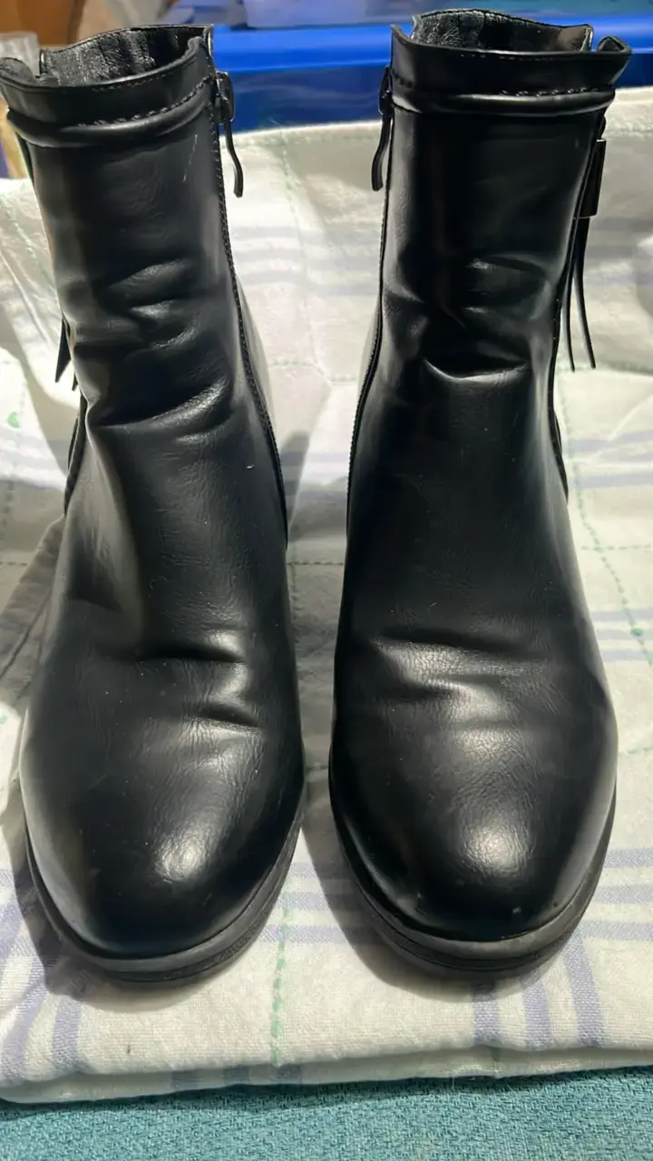 Botines de cuero negro con plataforma marca vía un - 1