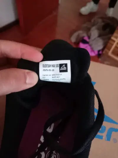 Zapatillas deportivas Power negras con suela amarilla - miniatura 3
