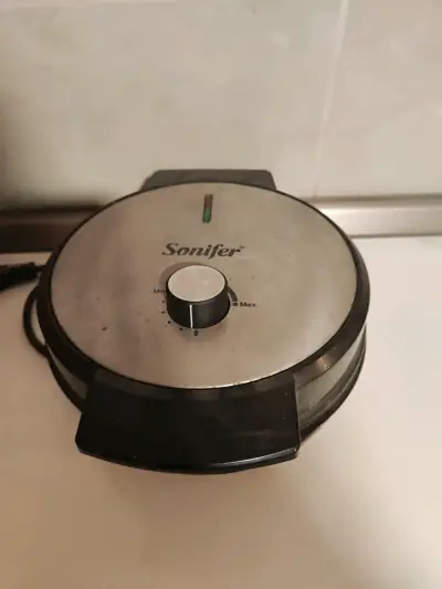 Wafflera eléctrica Sonifer en buen estado - miniatura 1