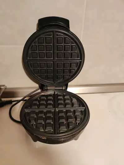 Wafflera eléctrica Sonifer en buen estado - miniatura 2