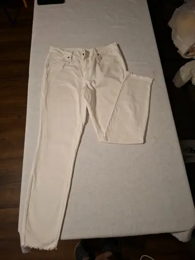 Pantalones de mezclilla blancos para mujer - miniatura 1