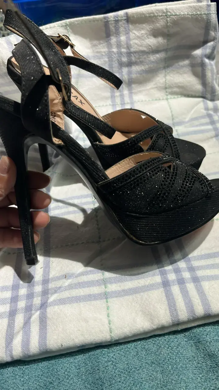 Sandalias de tacón alto negras con brillo - 2