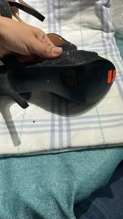 Sandalias de tacón alto negras con brillo - miniatura 3