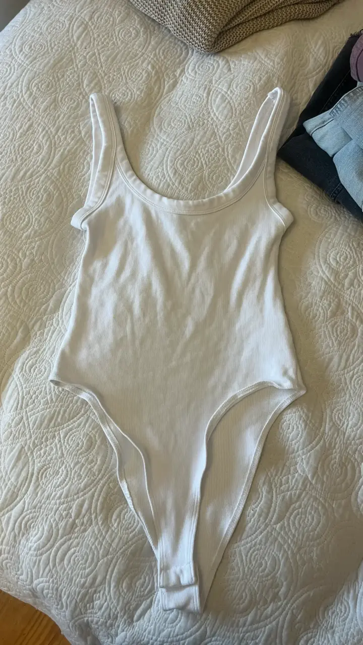 Body blanco sin mangas para mujer