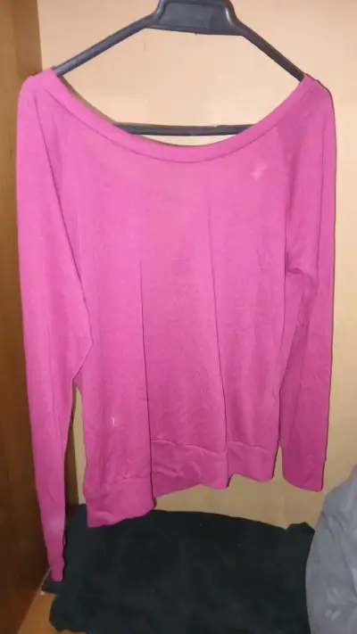 Blusa fucsia con lazo decorativo - miniatura 2