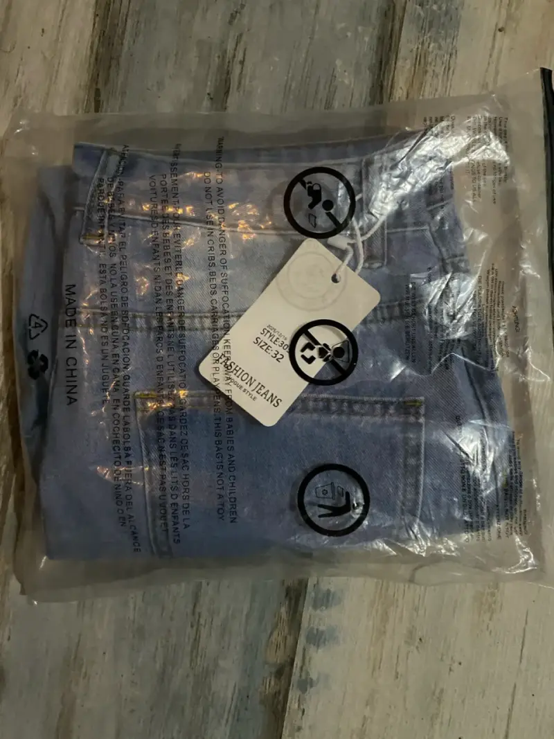 Jeans rasgados de mezclilla azul para hombre - 2